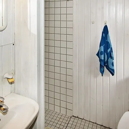 Three-bedroom Holiday In 23 Blokhus